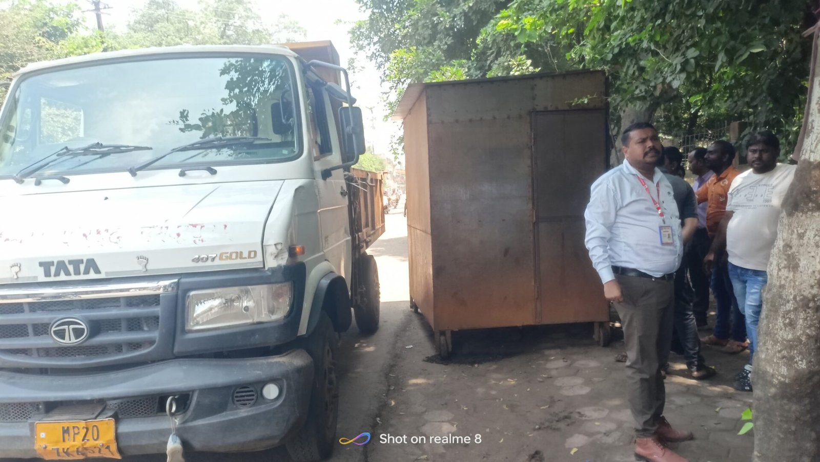 The encroachment team of the municipality is continuously taking action to make traffic smooth